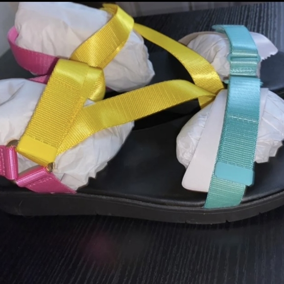 Sandals - Picture 7 of 12